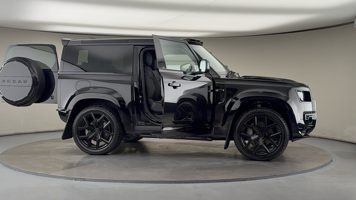 More views of Land Rover Defender 90