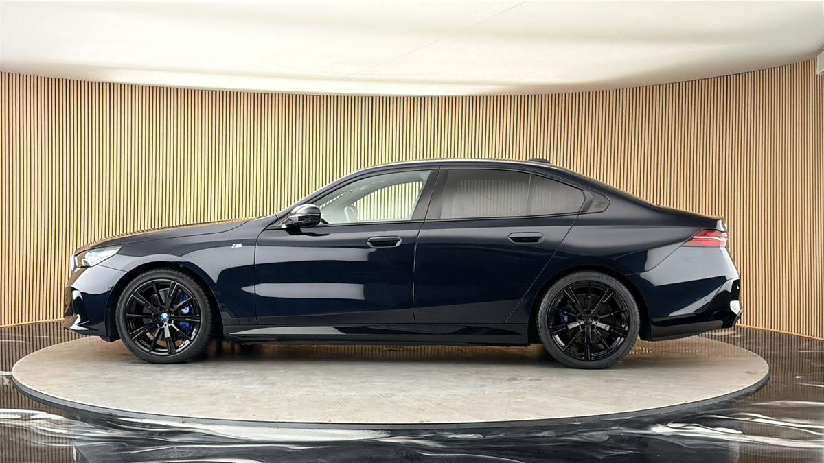 More views of BMW i5