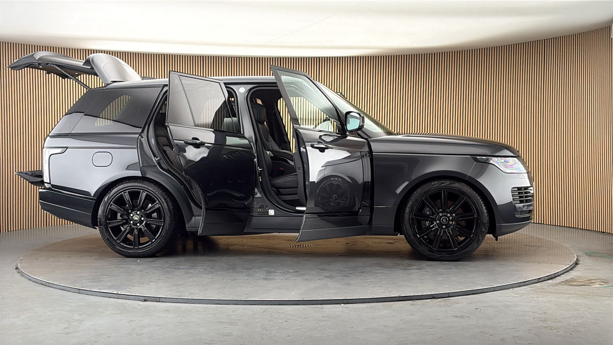 More views of Land Rover Range Rover