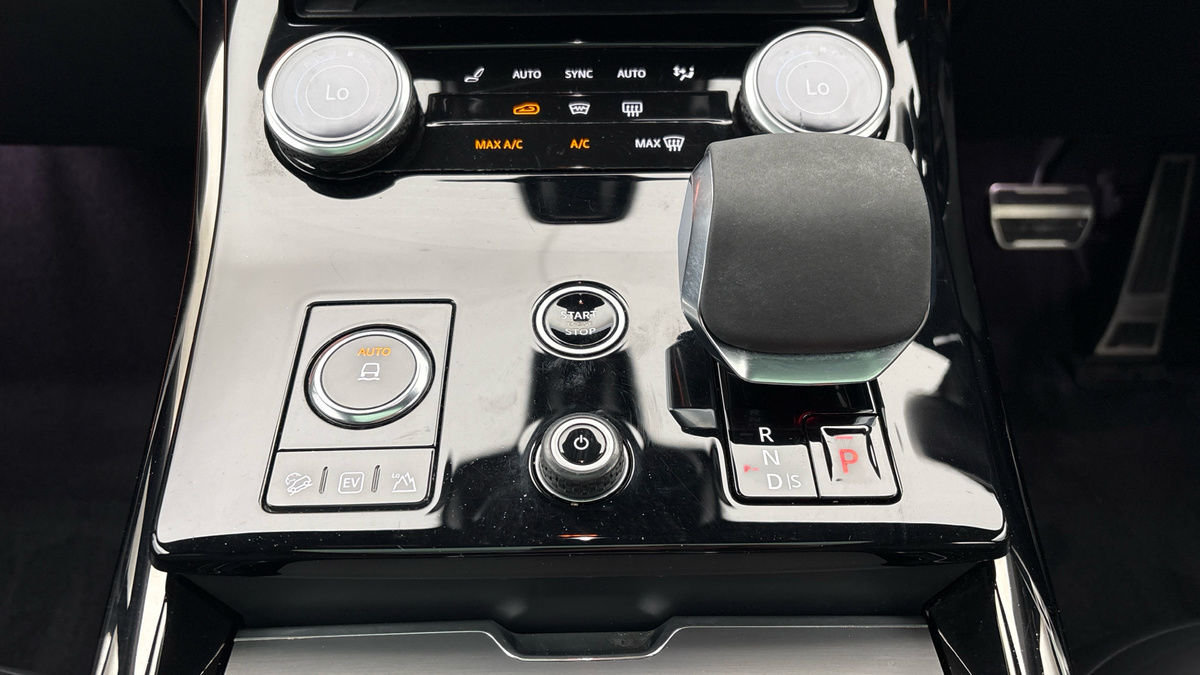 Land Rover Range Rover Sport Image 28