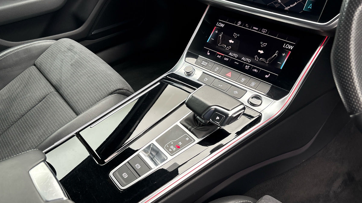 Audi A6 Avant Image 18