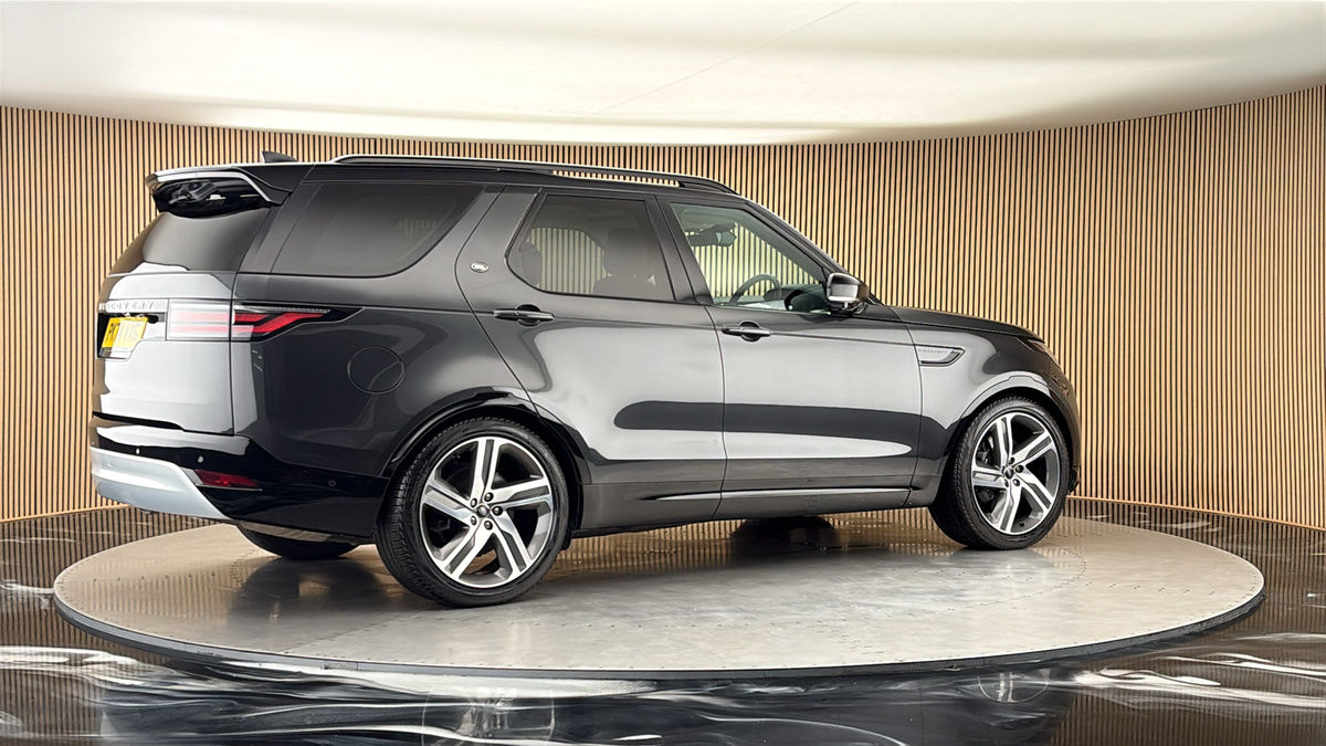 More views of Land Rover Discovery