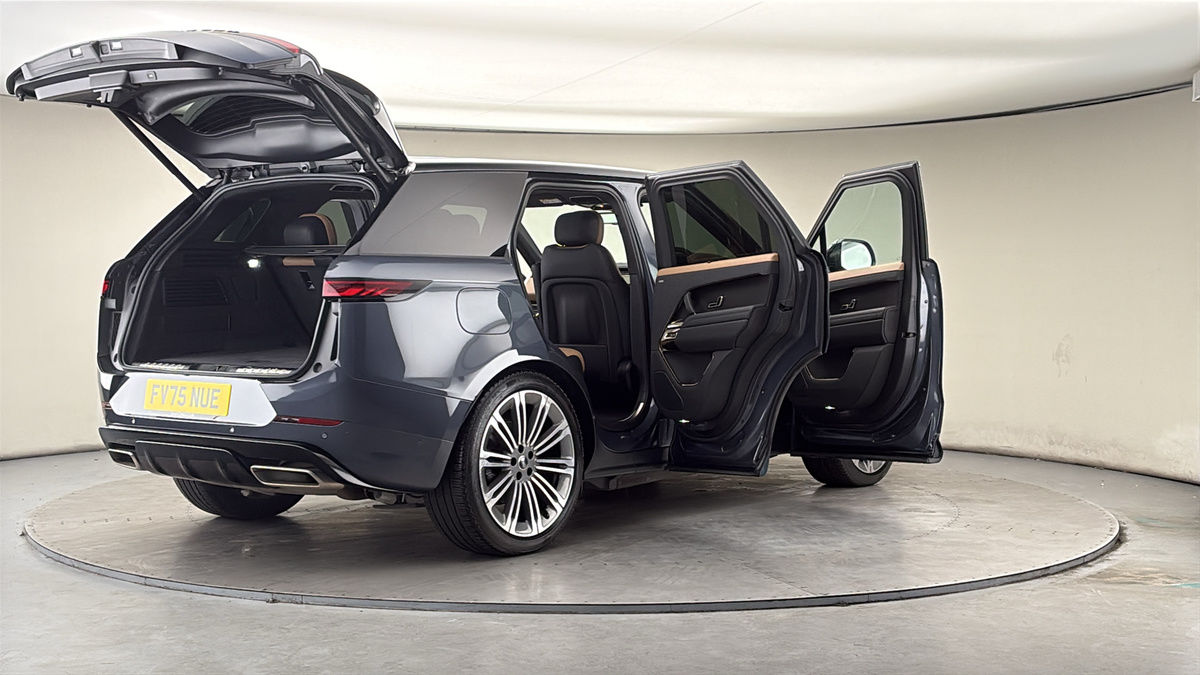 More views of Land Rover Range Rover Sport