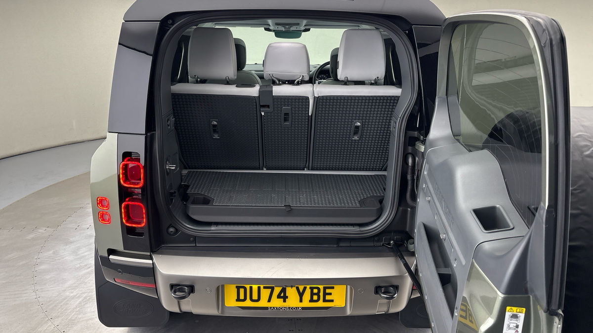 Land Rover Defender 90 Image 11