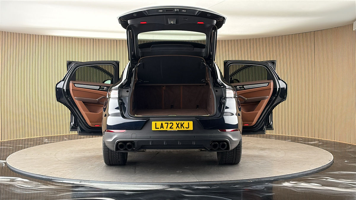 More views of Porsche Cayenne