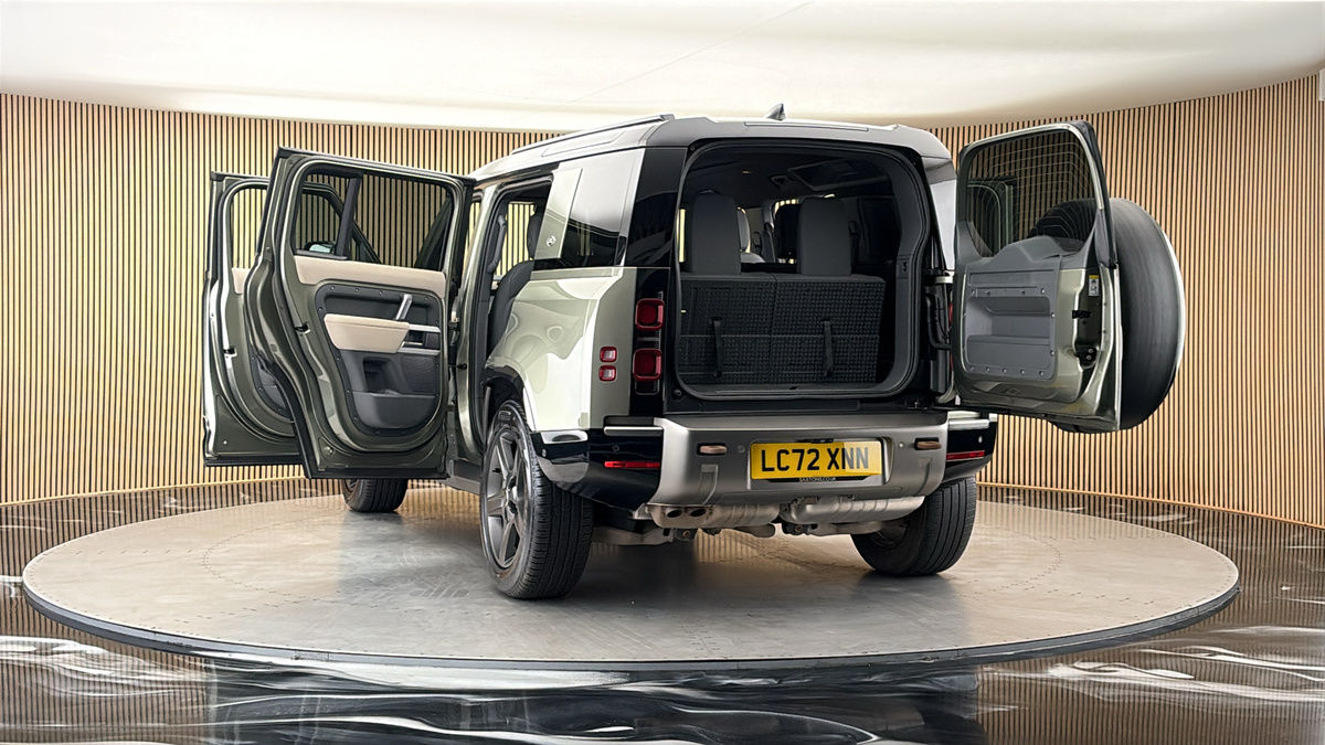 More views of Land Rover Defender 110