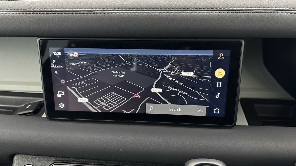 Land Rover Defender 110 Image 17