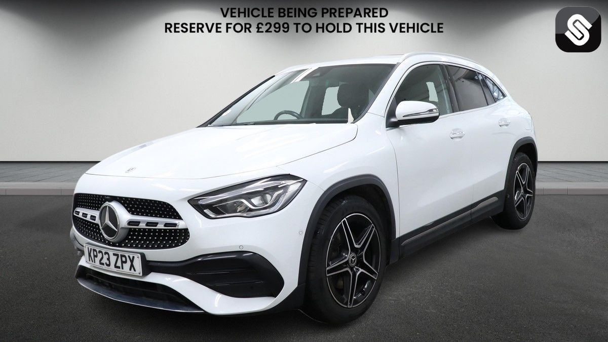 Mercedes-Benz GLA Image 2