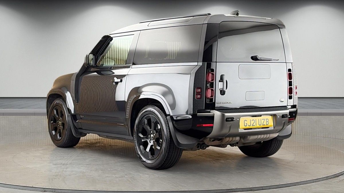 Land Rover Defender 90 Image 2