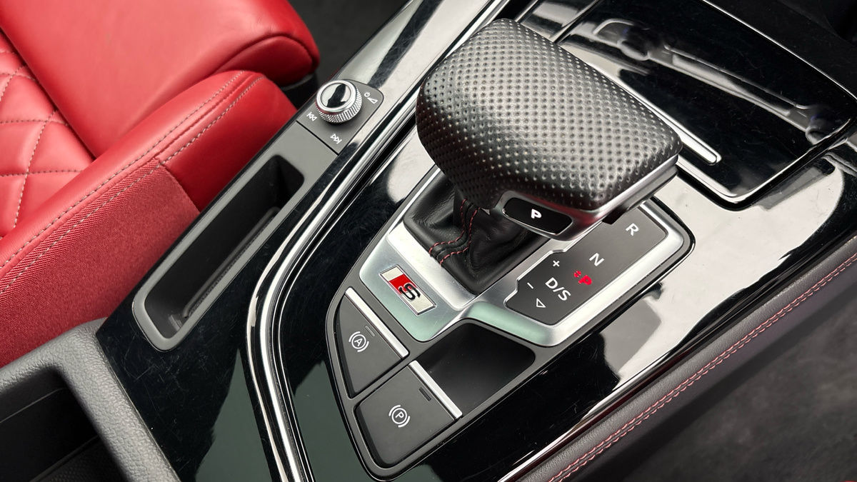 Audi S4 Avant Image 26
