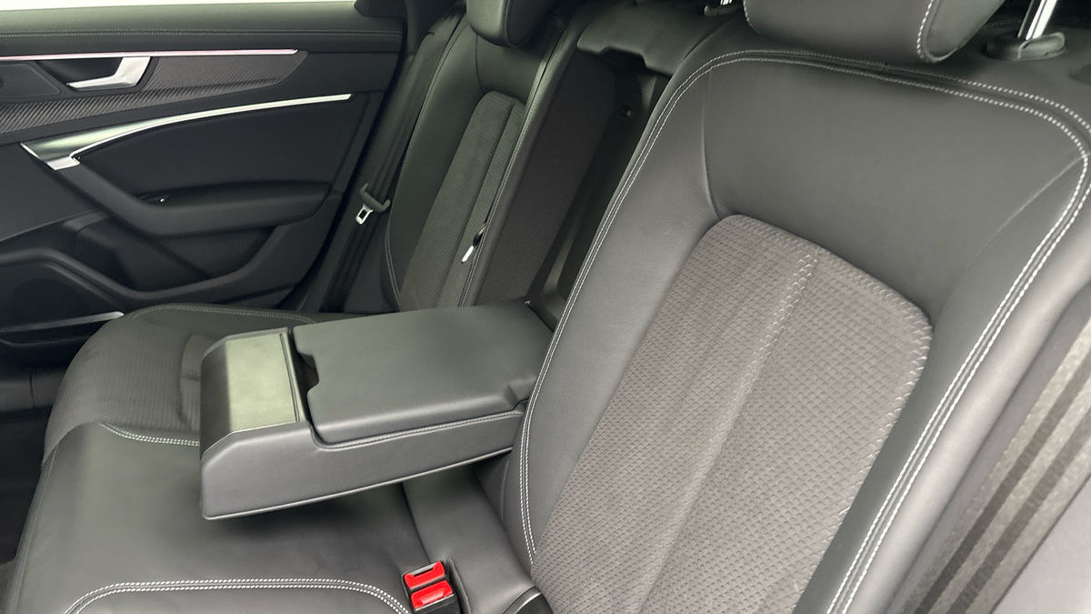 Audi A6 Avant Image 9