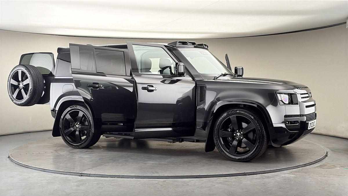 More views of Land Rover Defender 110