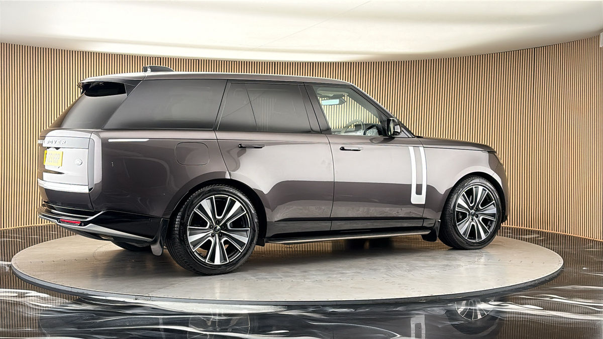 More views of Land Rover Range Rover