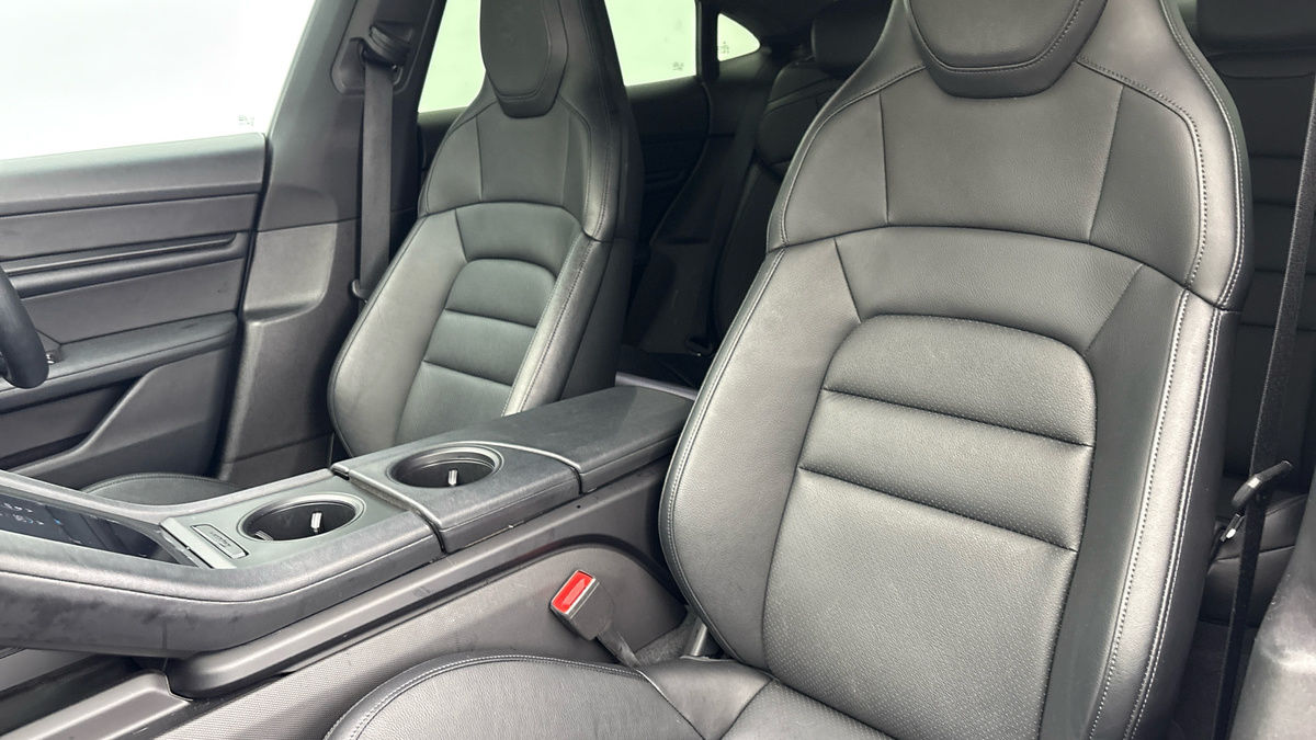 Porsche Taycan Image 7