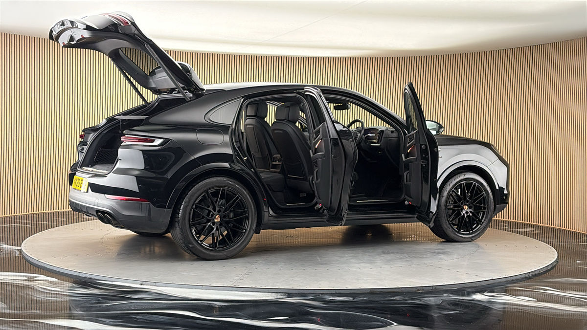 More views of Porsche Cayenne