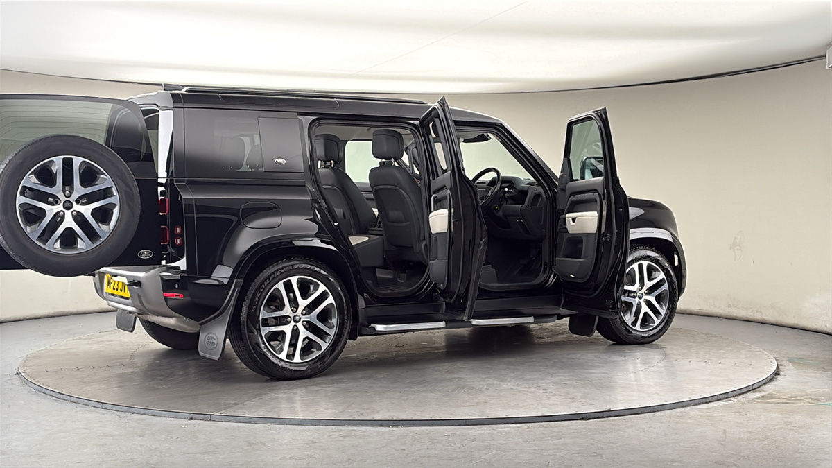 More views of Land Rover Defender 110