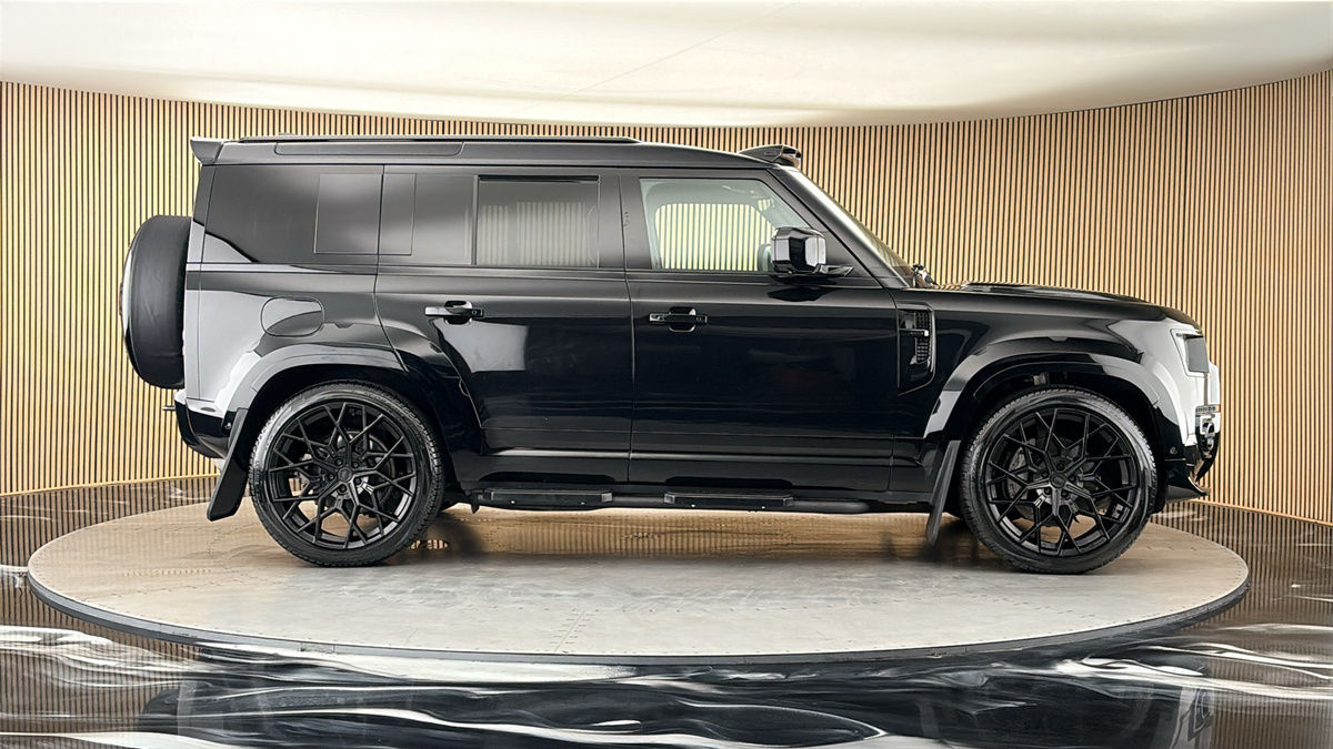 Land Rover Defender 110 Urban Image 16