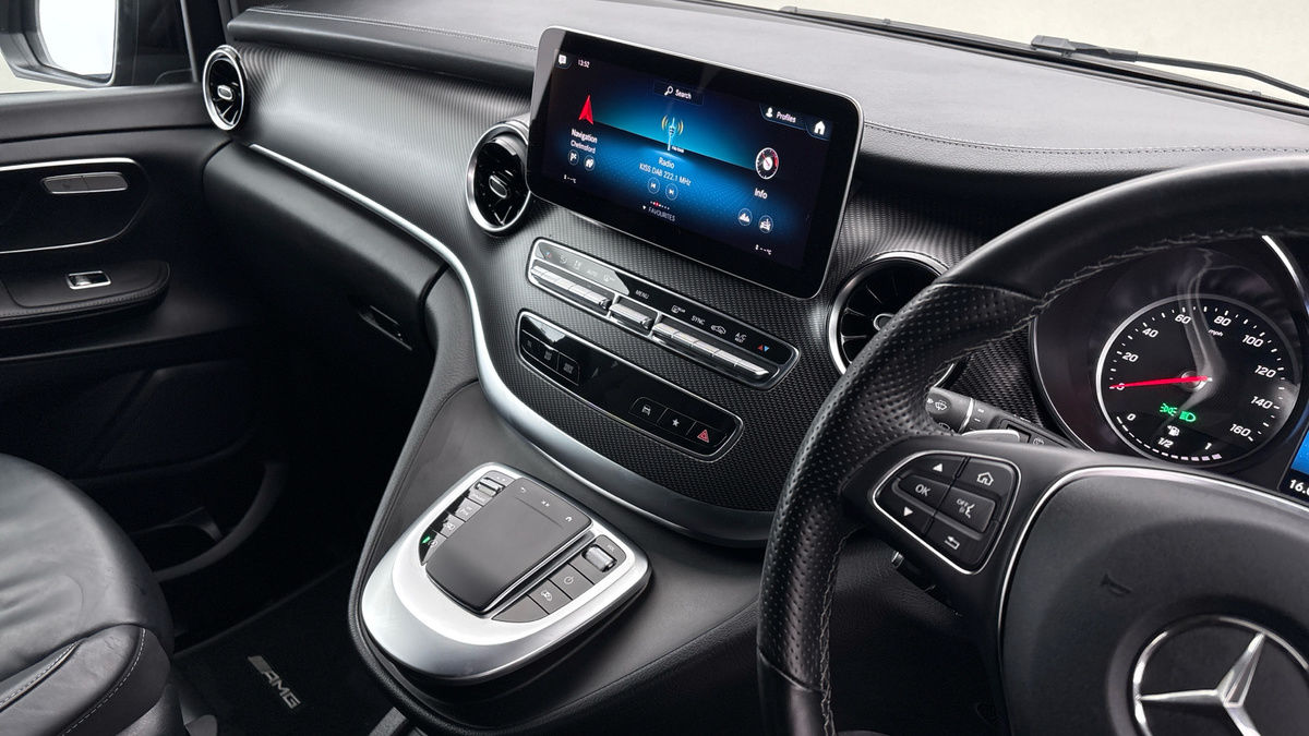 Mercedes-Benz V Class Image 18