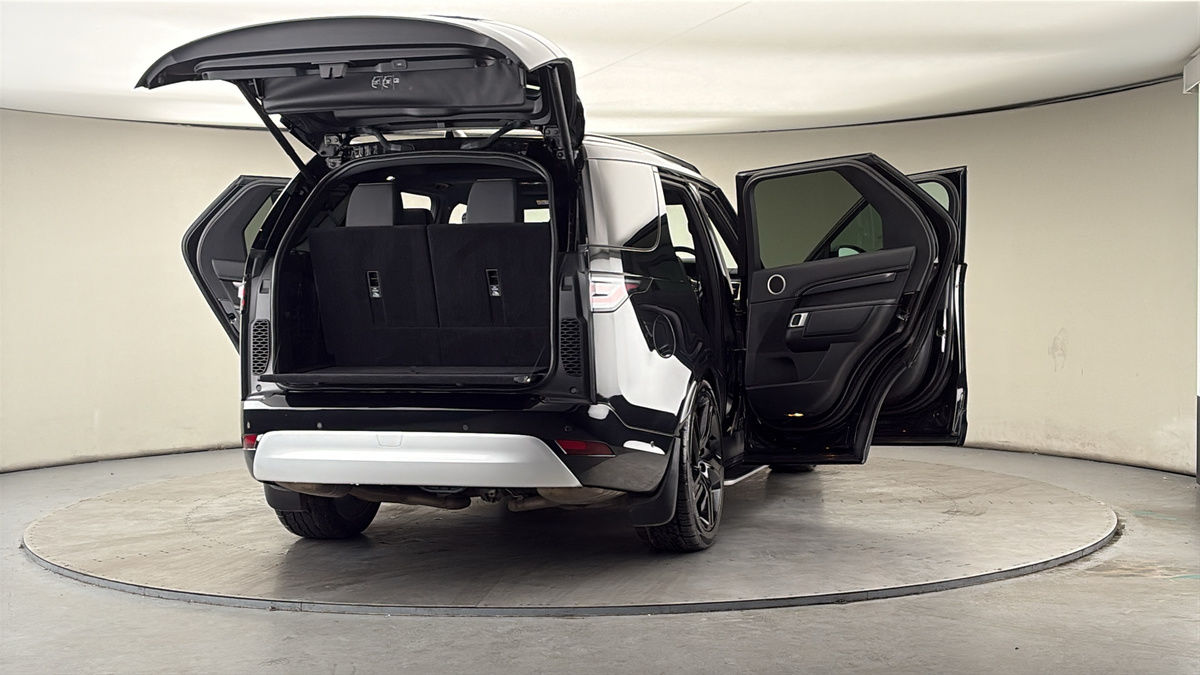 More views of Land Rover Discovery