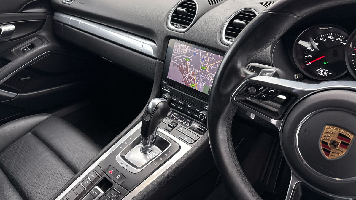 Porsche 718 Boxster Image 18