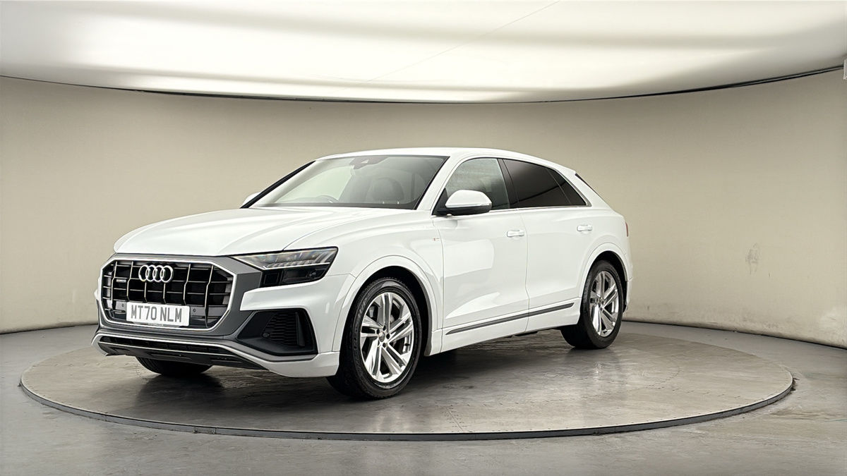 More views of Audi Q8