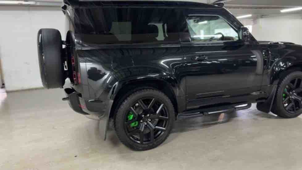 More views of Land Rover Defender 90