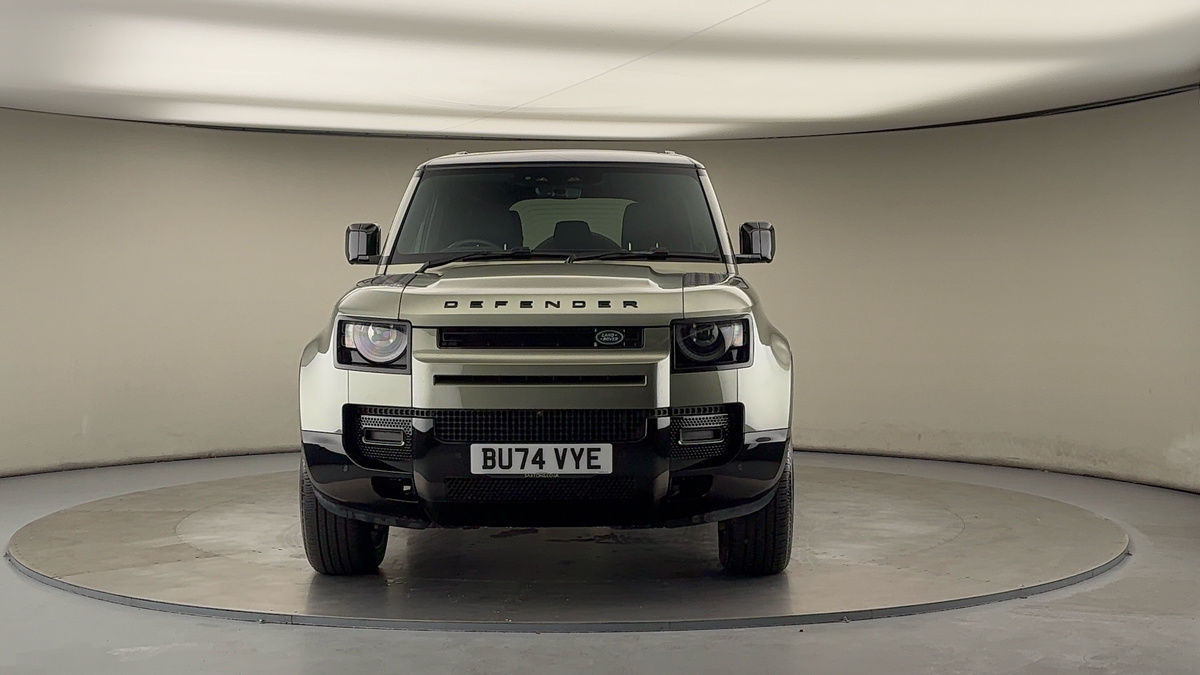 Land Rover Defender 110 Image 3