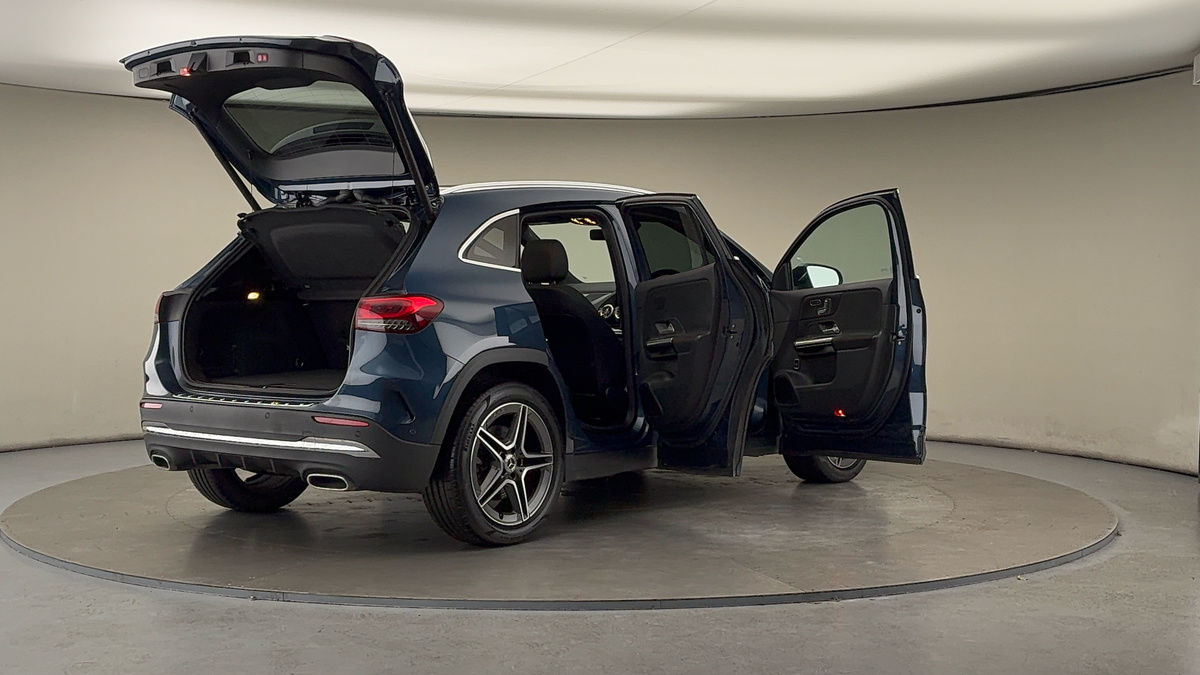 More views of Mercedes-Benz GLA