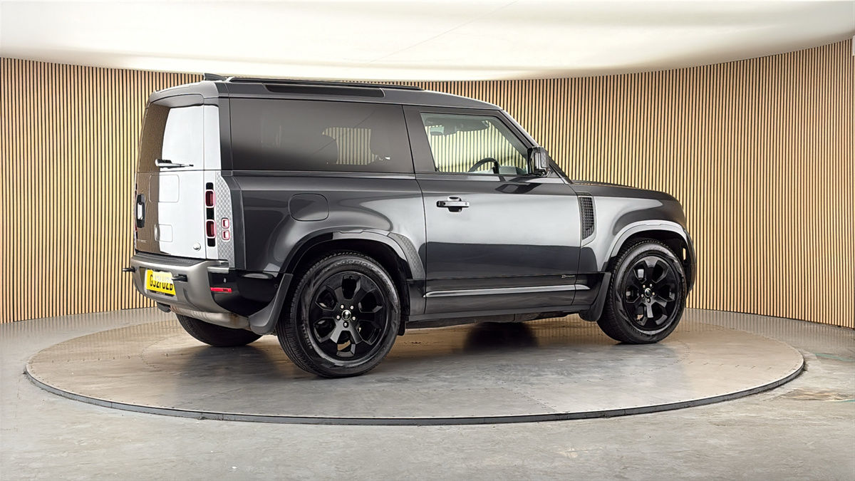 More views of Land Rover Defender 90