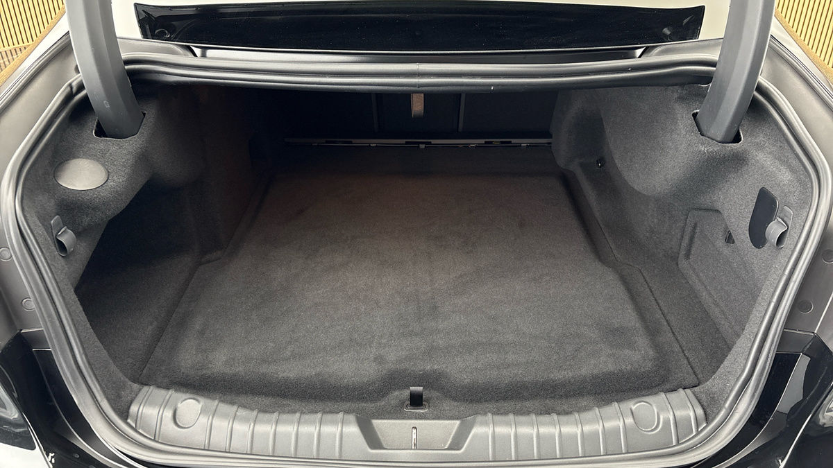 Jaguar XF Image 11