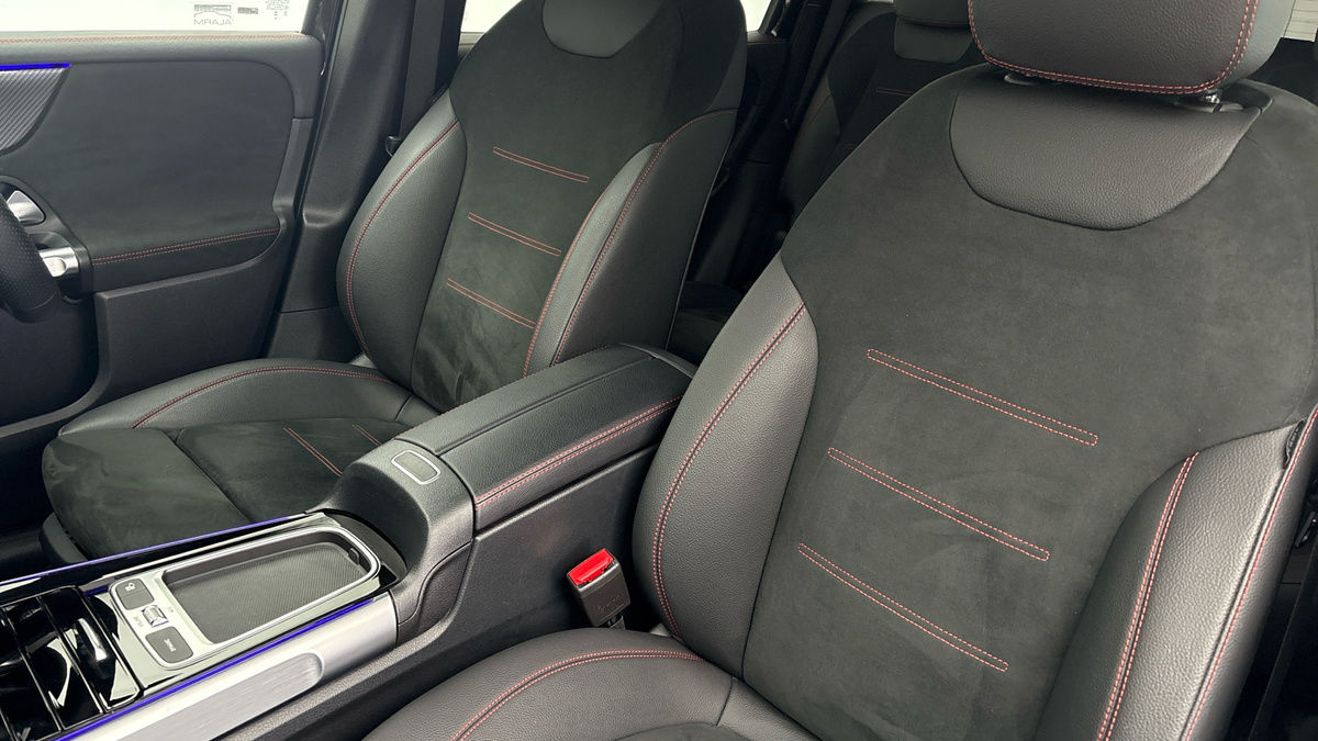 Mercedes-Benz GLB Image 7