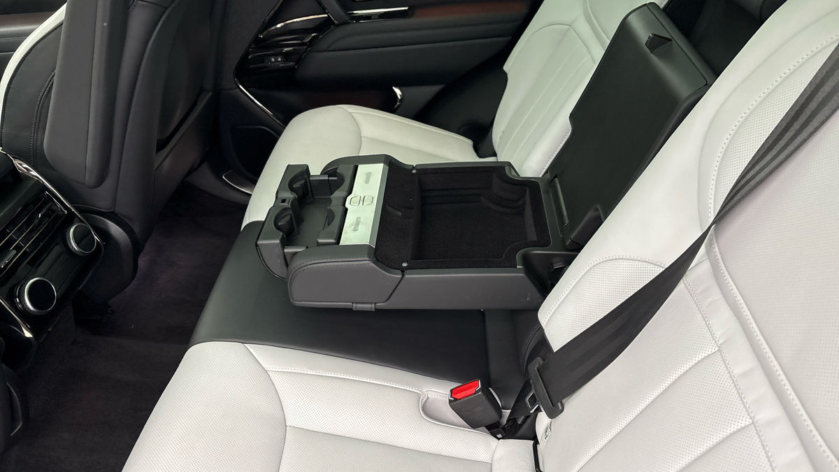 Land Rover Range Rover Sport Image 9
