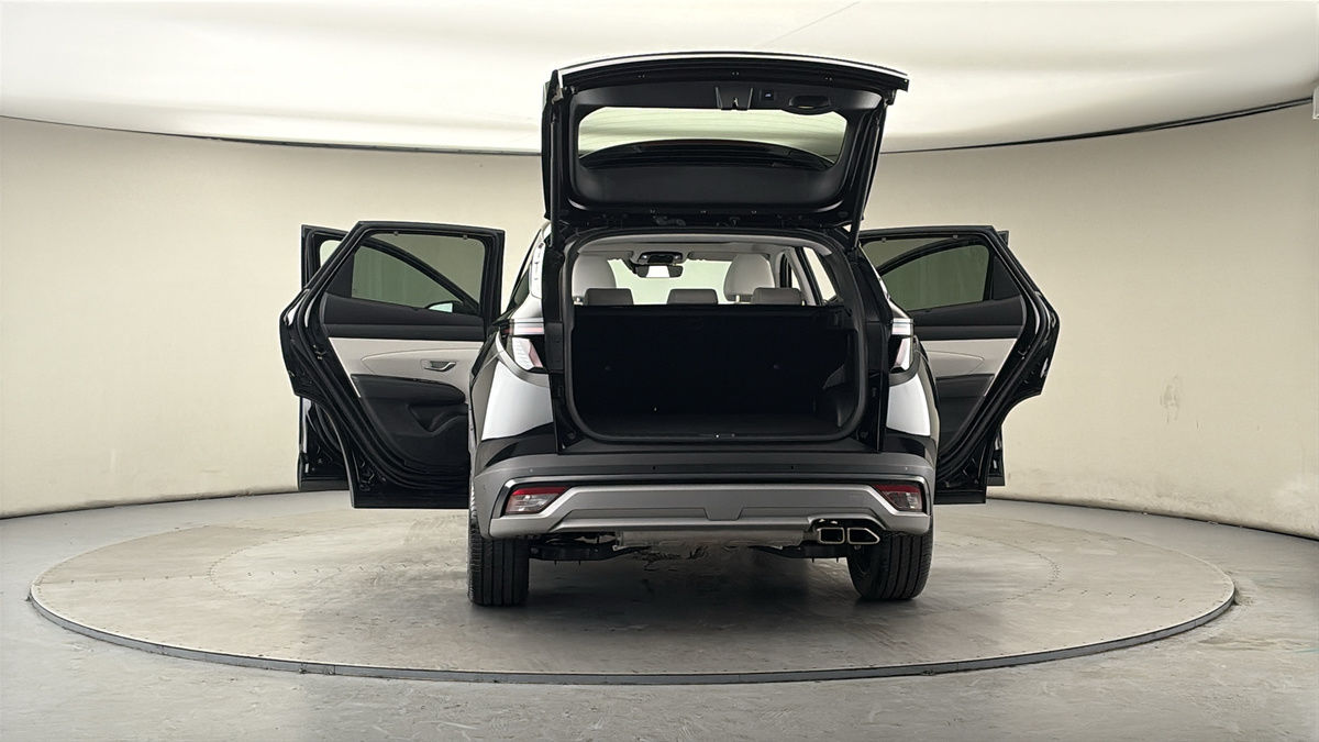 More views of Hyundai TUCSON