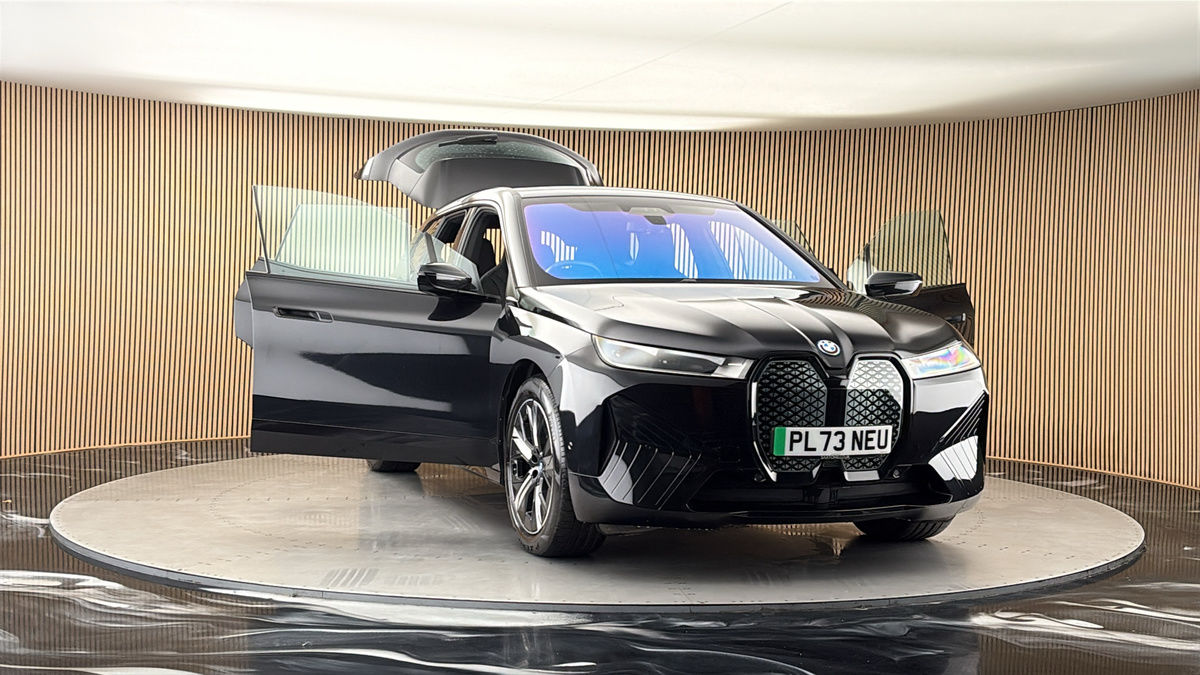 More views of BMW iX