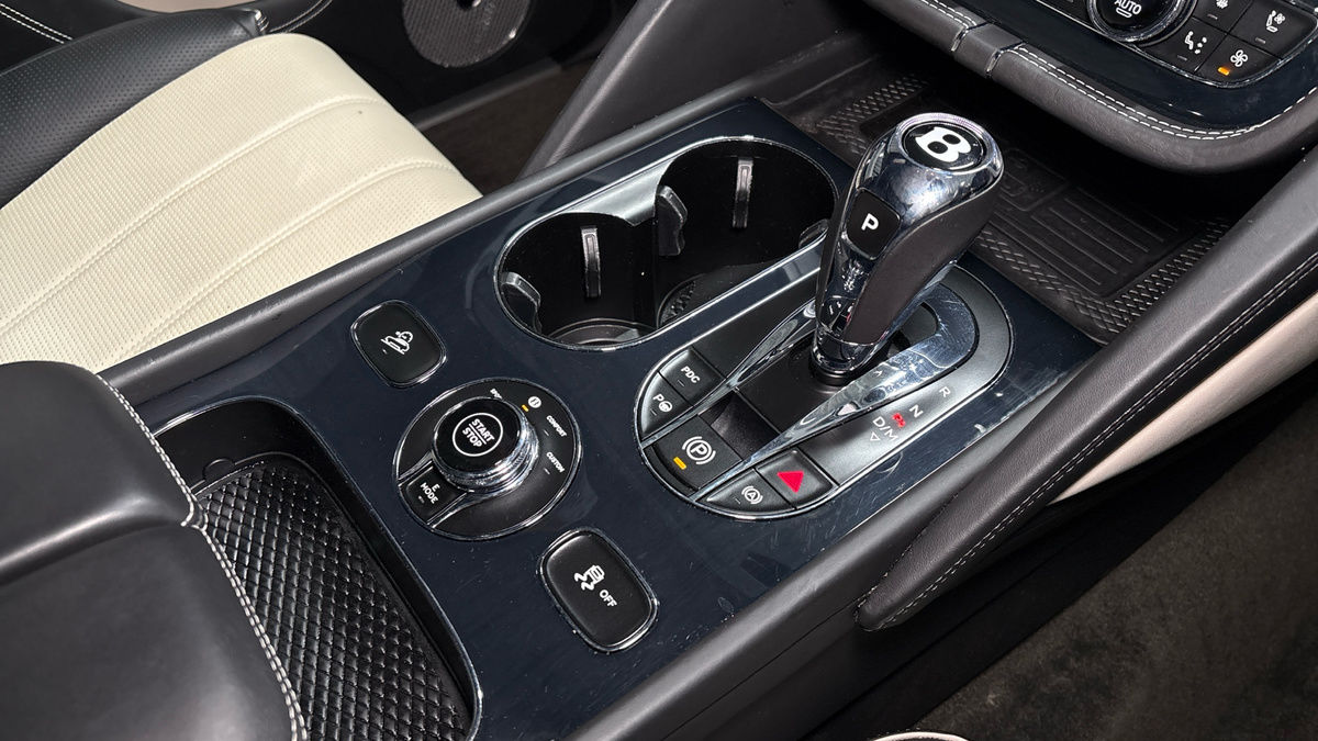 Bentley Bentayga Image 18