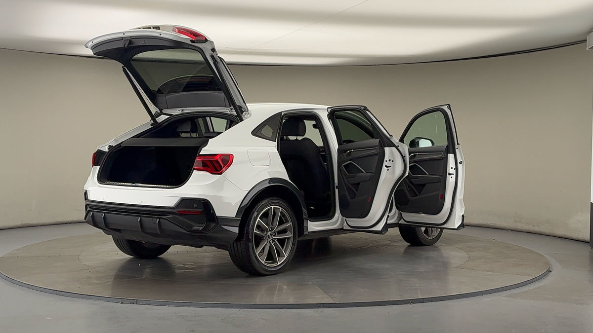 More views of Audi Q3