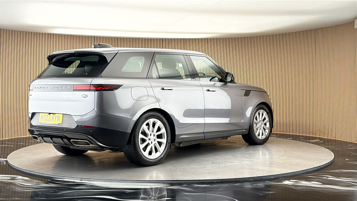 Land Rover Range Rover Sport Image 21