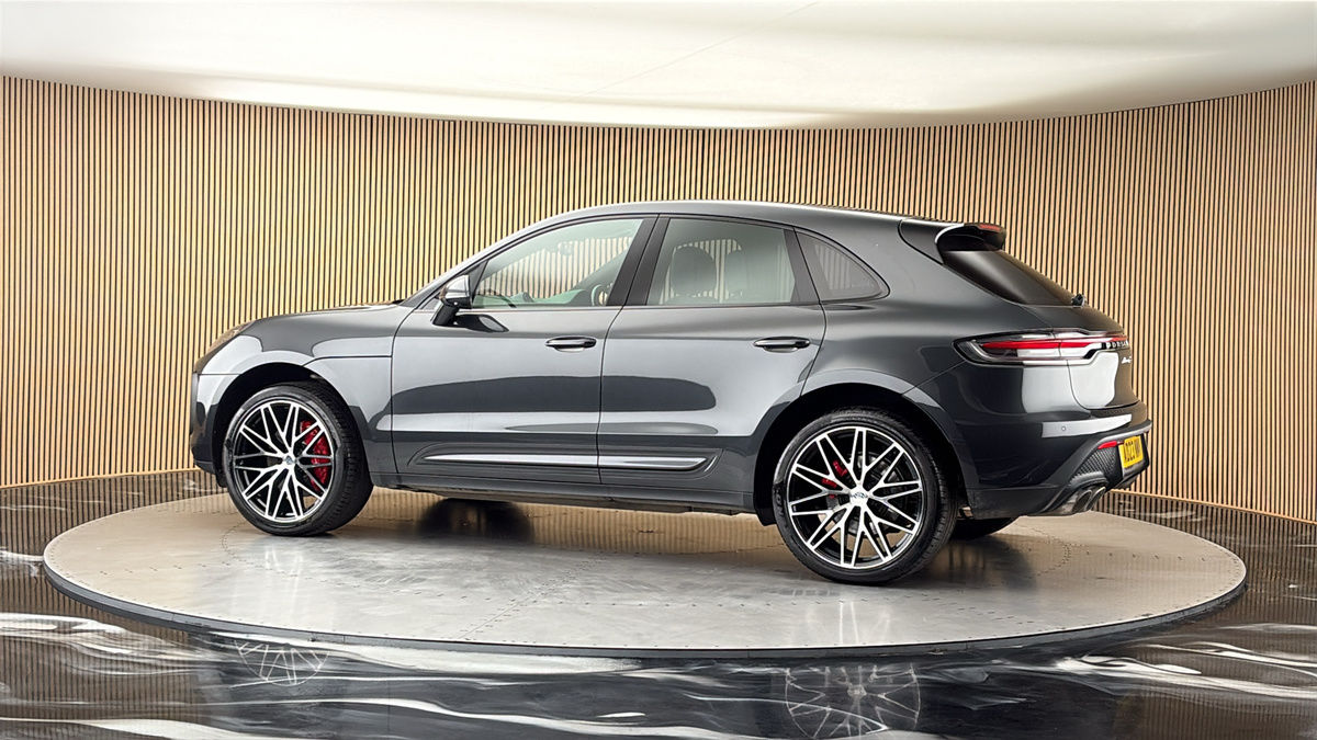 More views of Porsche Macan
