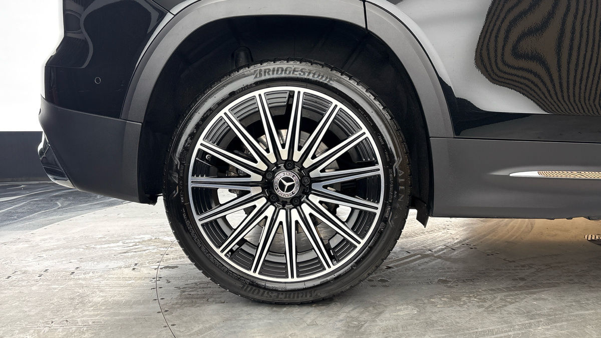 Mercedes-Benz GLB Image 10