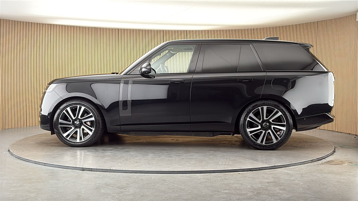 More views of Land Rover Range Rover