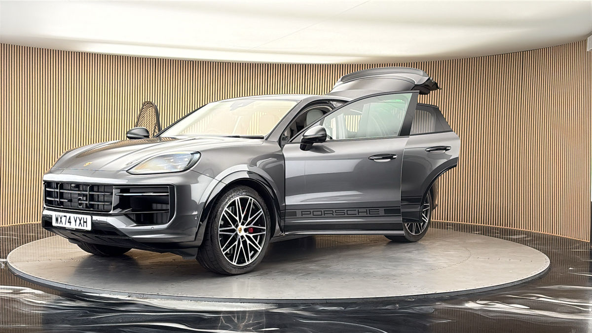 More views of Porsche Cayenne