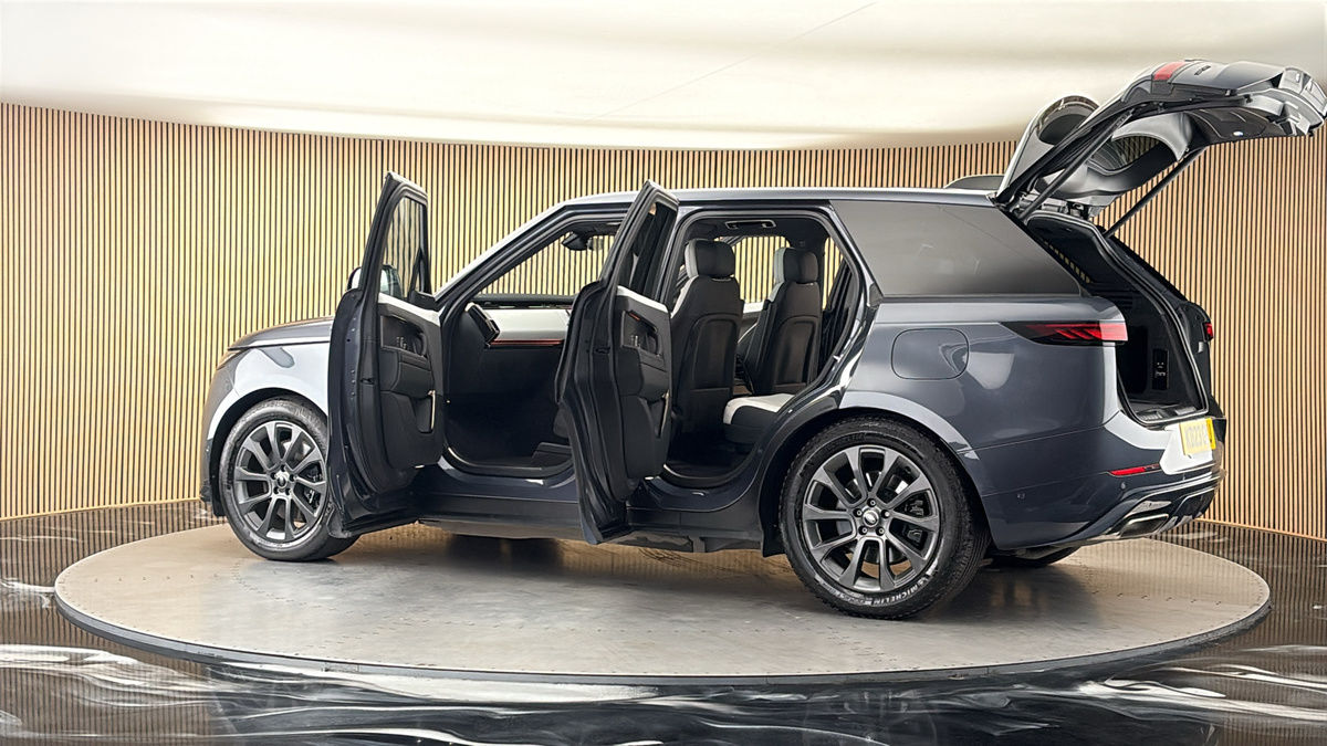 More views of Land Rover Range Rover Sport