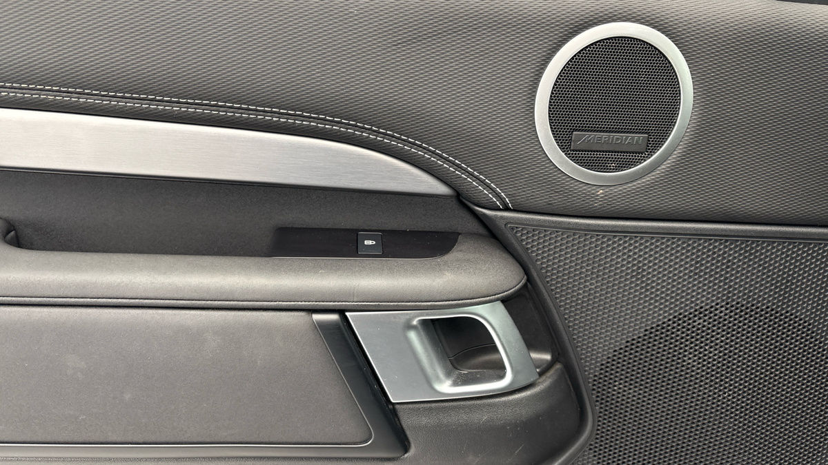 Land Rover Discovery Image 19