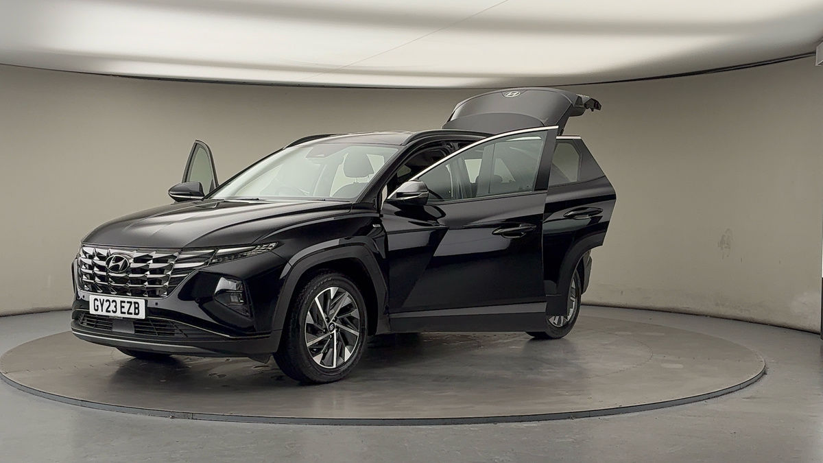 More views of Hyundai TUCSONix35