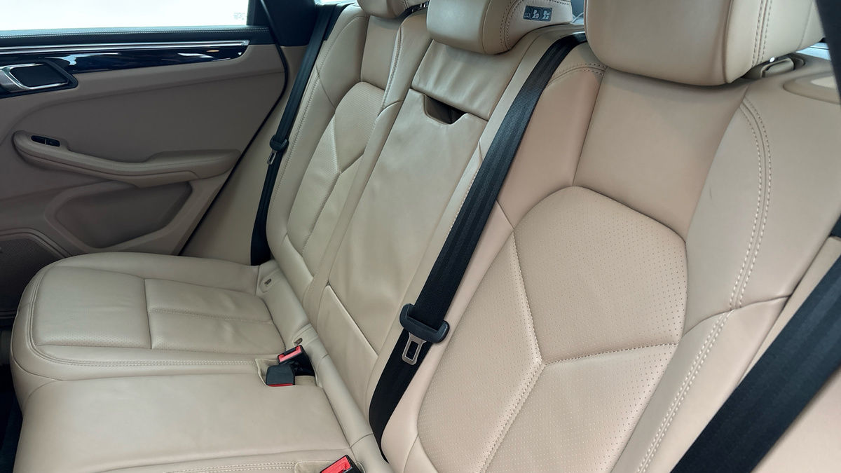 Porsche Macan Image 8