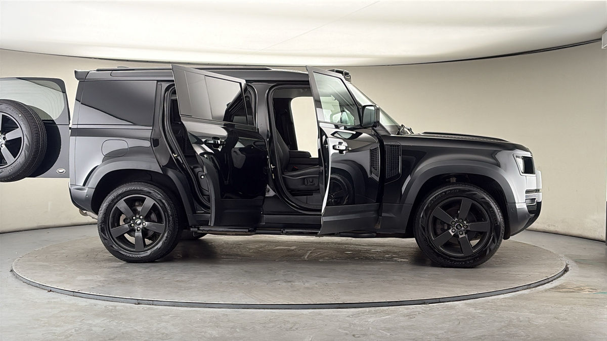 More views of Land Rover Defender 110