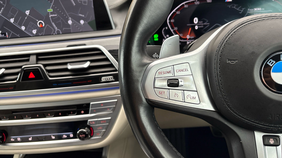 BMW 7 Series Image 13