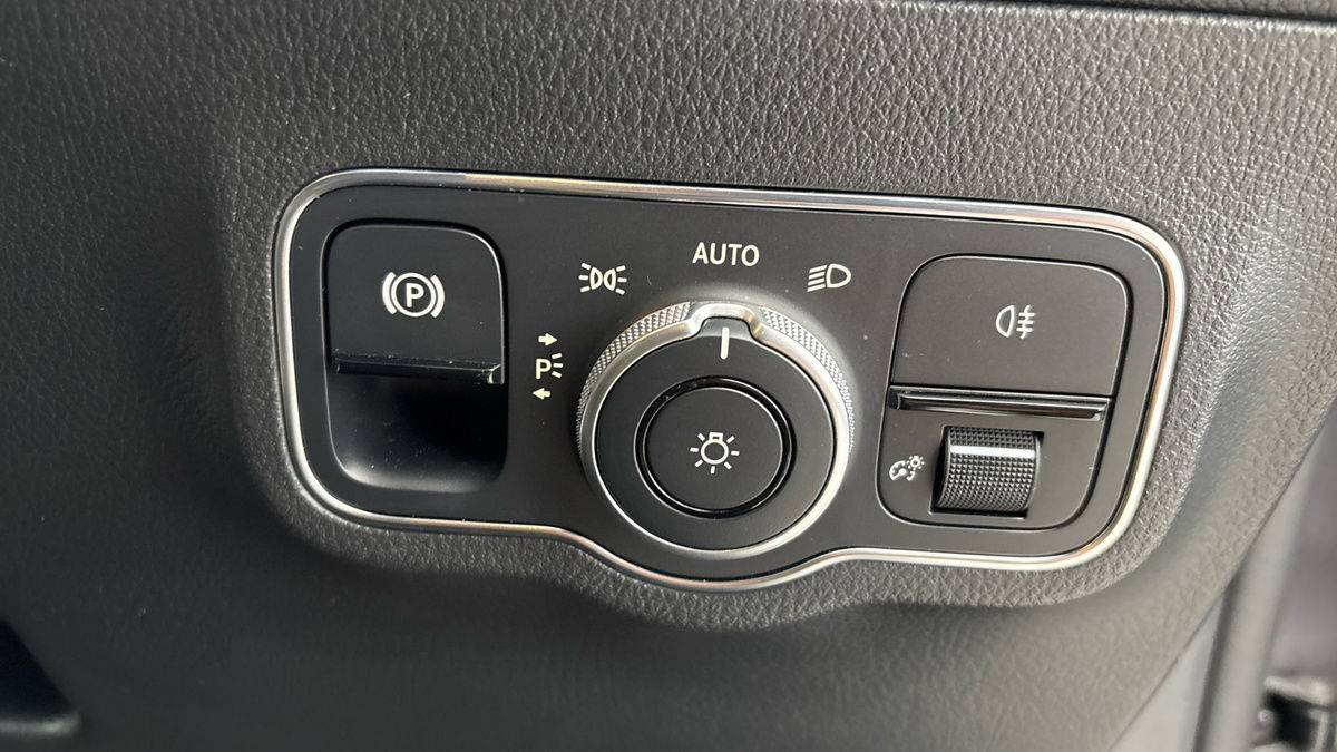 Mercedes-Benz GLA Image 29
