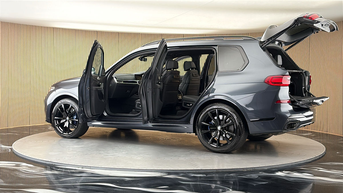 More views of BMW X7