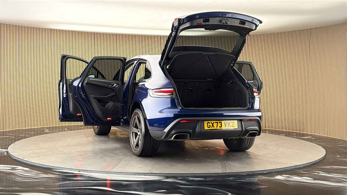 More views of Porsche Macan